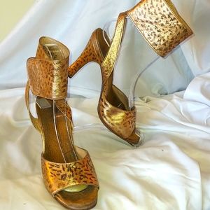 Custom made leopard show shoes